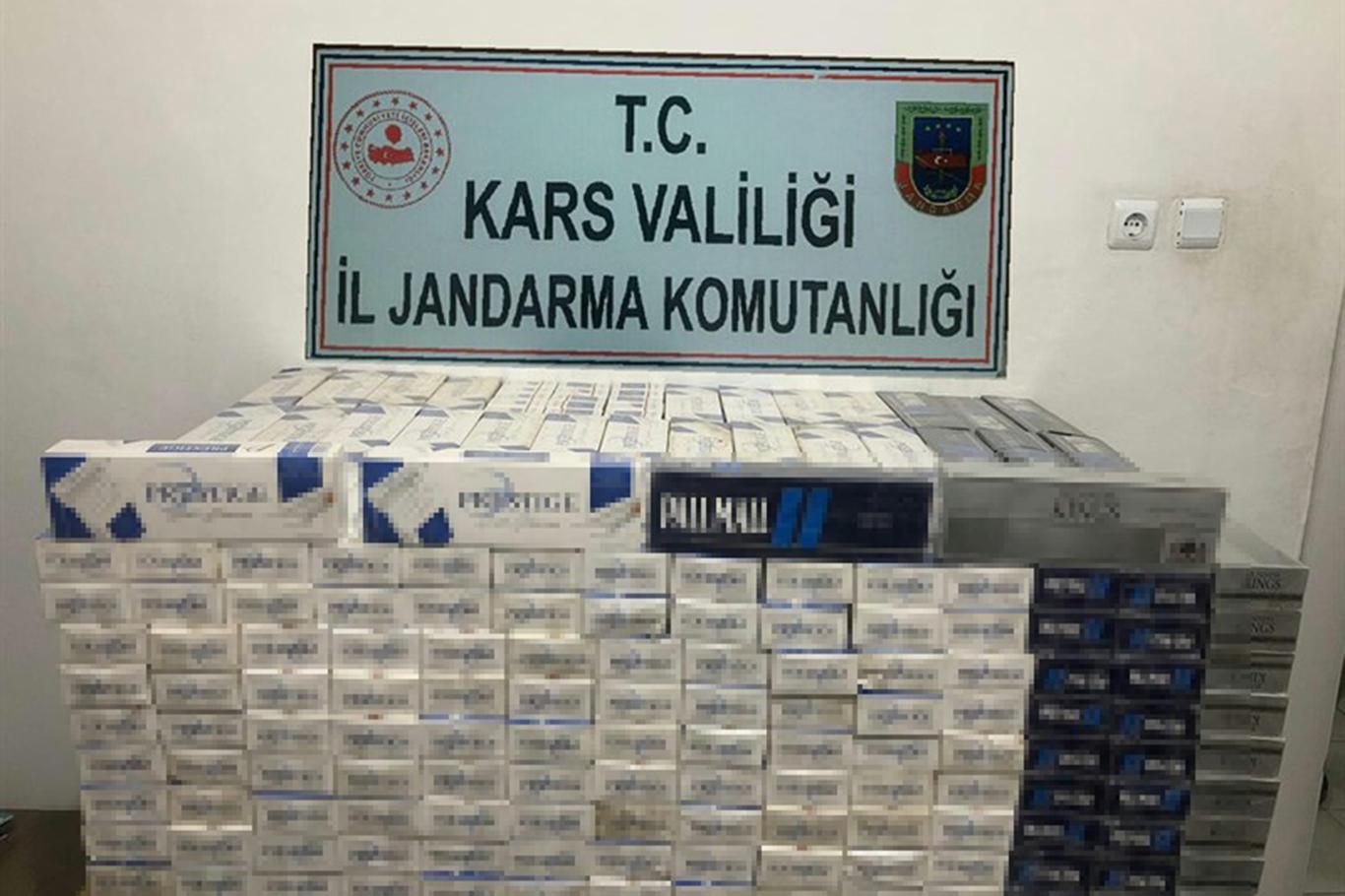 Kars'ta 5 bin paket kaçak sigara ele geçirildi Kars'ta 5 bin paket kaçak sigara ele geçirildi